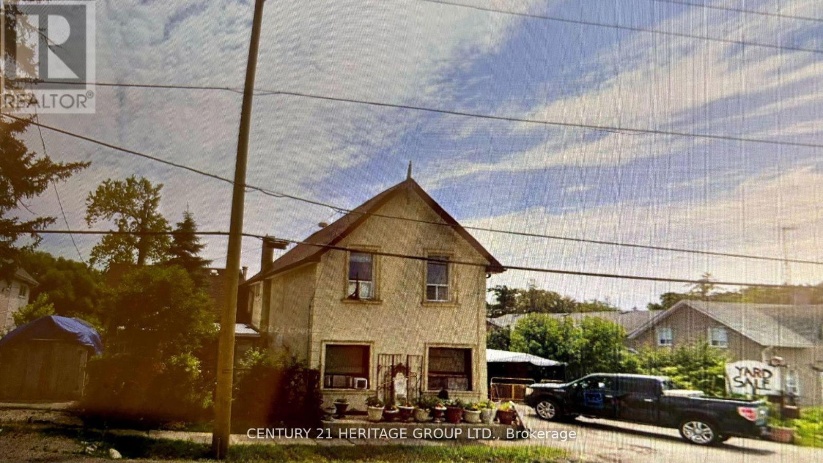Property at 10953 JANE STREET image 1