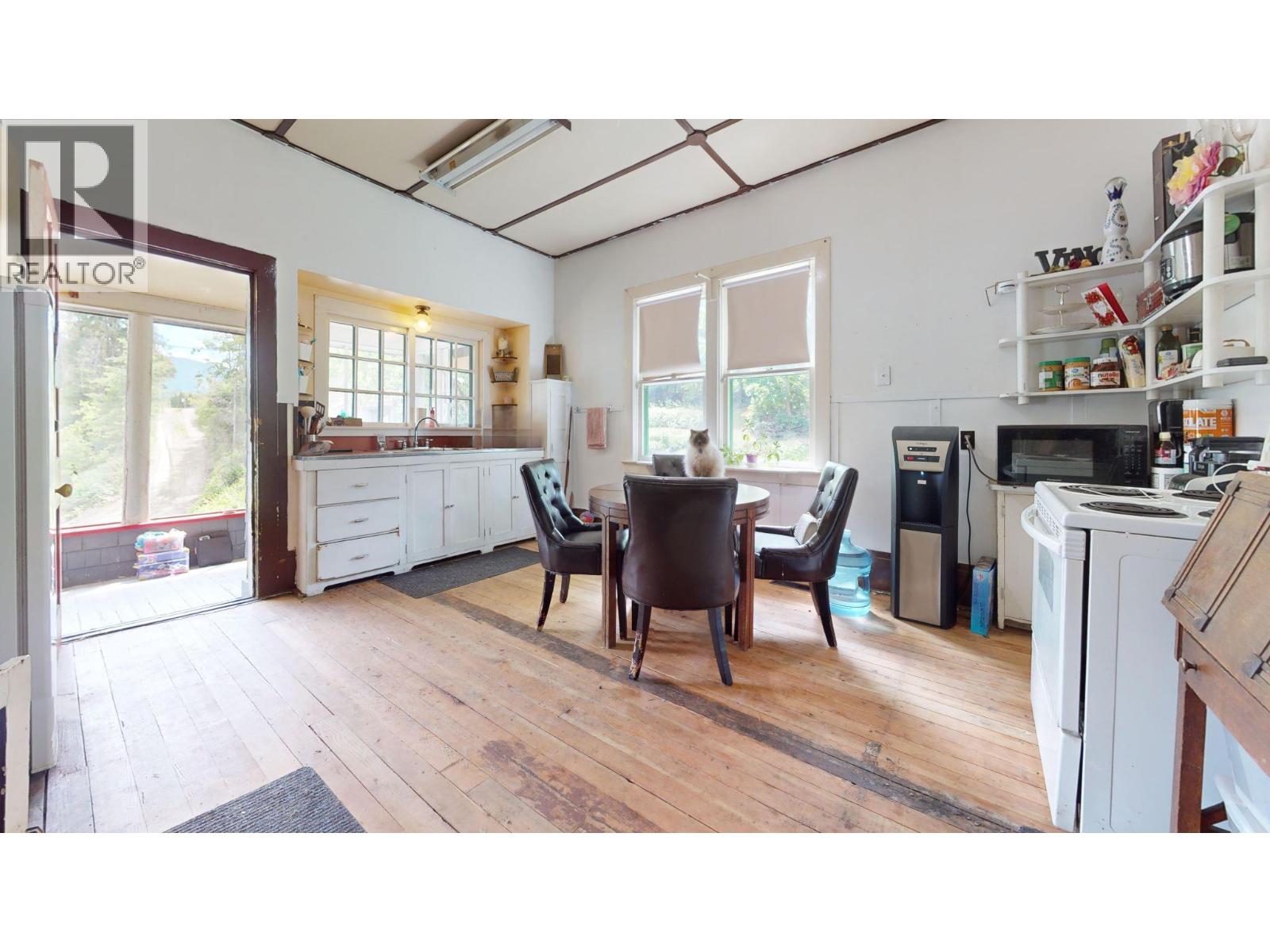 2415 Blind Bay Road, Blind Bay, British Columbia V0E 1H2 - Photo 23 - 10333393