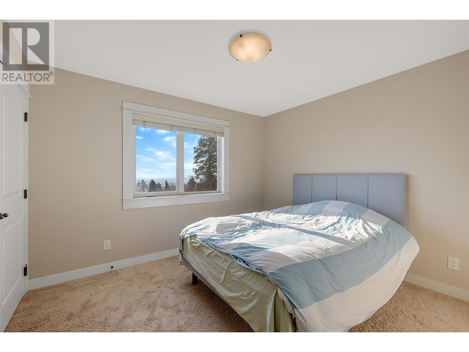 864 Clifton Road Kelowna