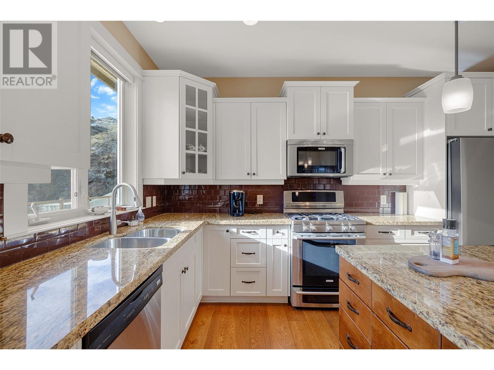 864 Clifton Road Kelowna