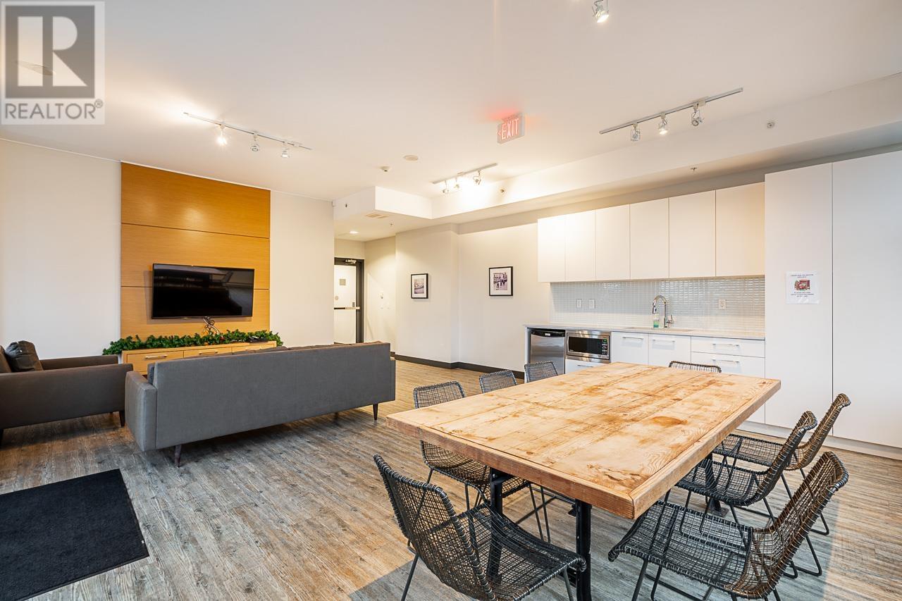 901 668 COLUMBIA STREET