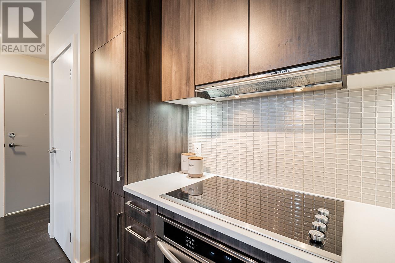 901 668 COLUMBIA STREET