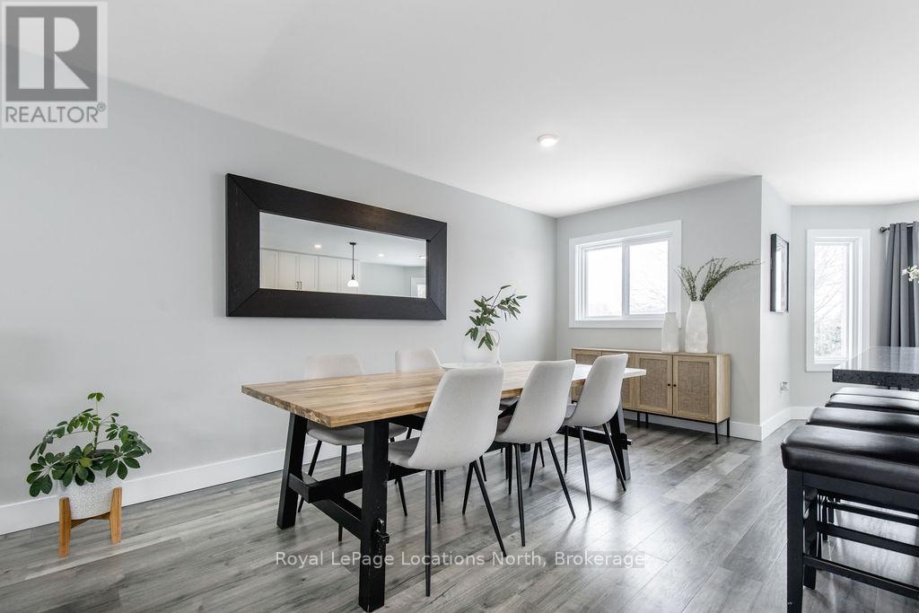 Property at 1 TIMBERLAND CRESCENT image 3