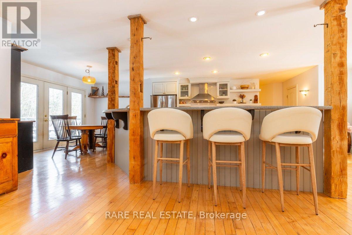 47 Parr Boulevard, Springwater, Ontario  L0M 1T2 - Photo 7 - S11943816