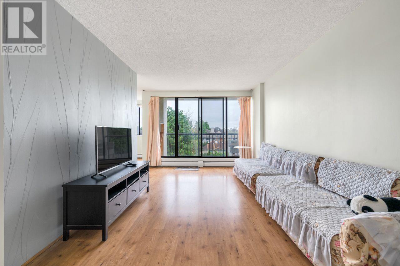 Listing Picture 4 of 10 : 402 7100 GILBERT ROAD, Richmond / 烈治文 - 魯藝地產 Yvonne Lu Group - MLS Medallion Club Member
