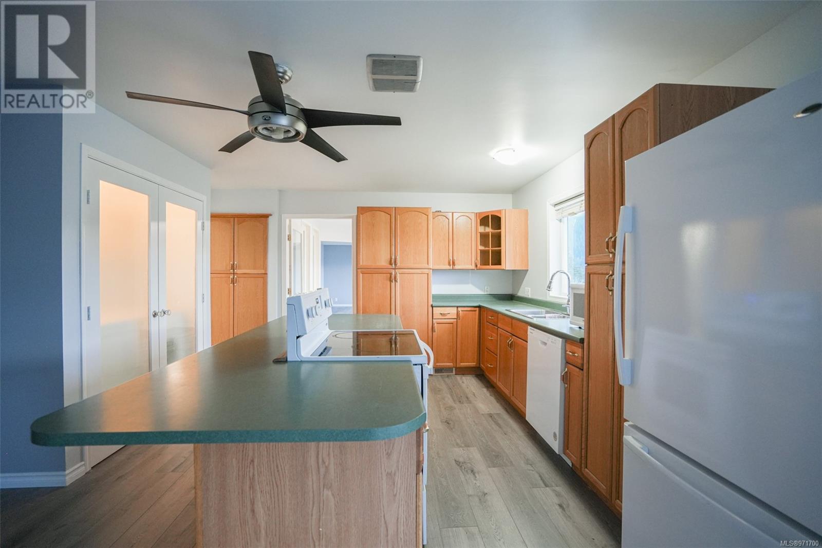 Property at 2209 Mallory Dr image 5