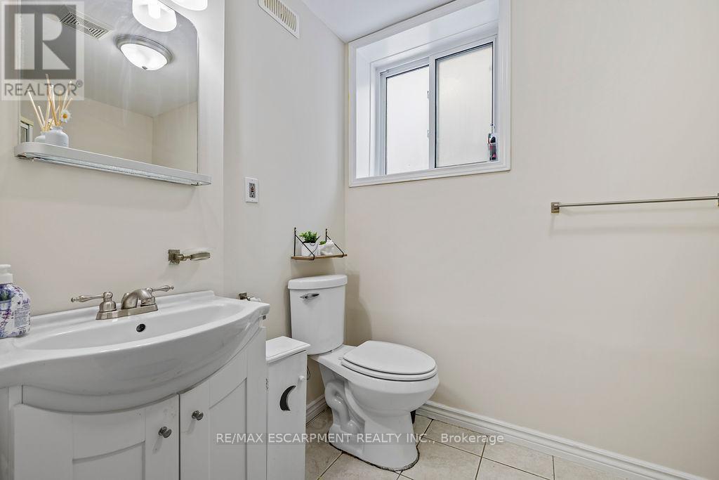 291 St Lawrence Drive, Welland, Ontario  L2C 7H7 - Photo 9 - X11943856