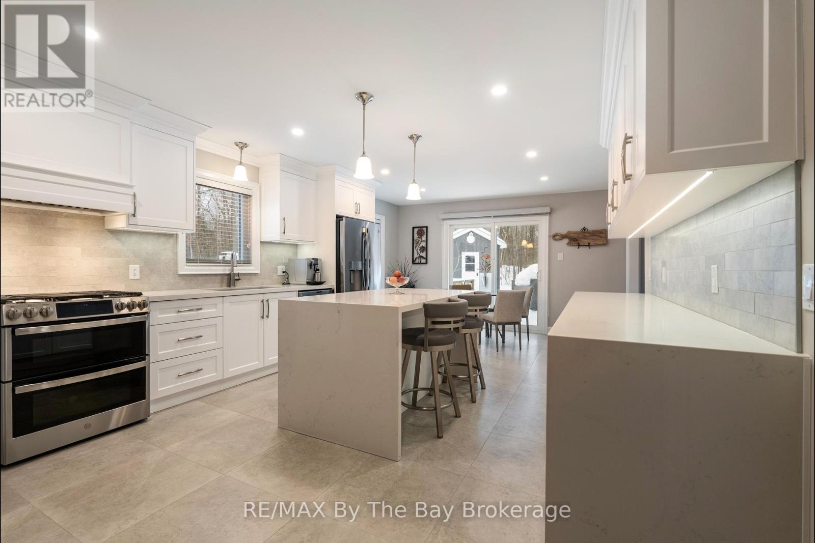 12 Birchwood Trail, Wasaga Beach, Ontario  L9Z 1B2 - Photo 10 - S11943031