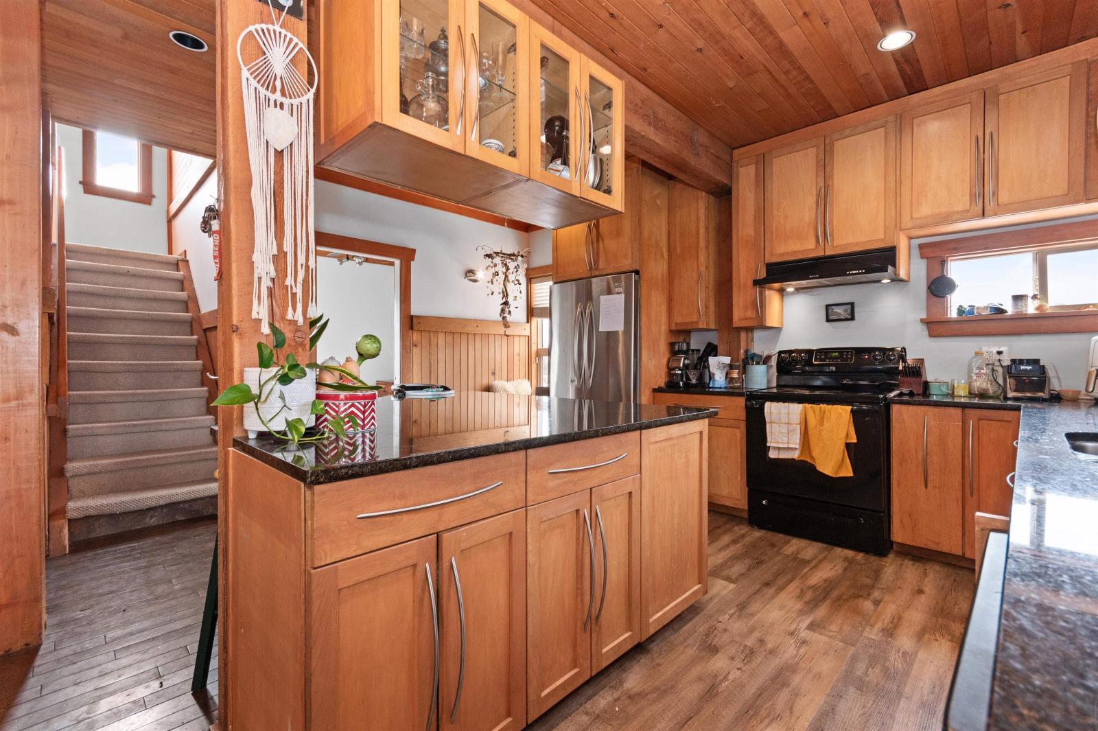 8971 Nowell Street, Chilliwack Downtown, Chilliwack, British Columbia V2P 4W9 - Photo 6 - R2960825