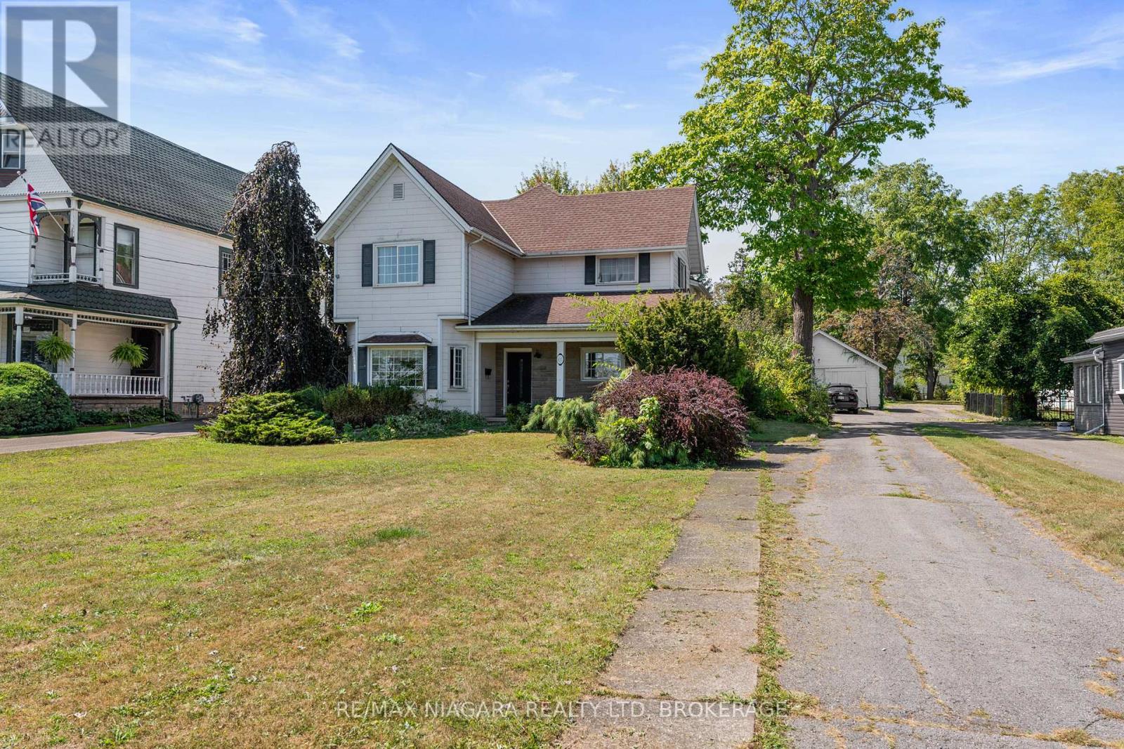 Property at 455 NIAGARA BOULEVARD image 1