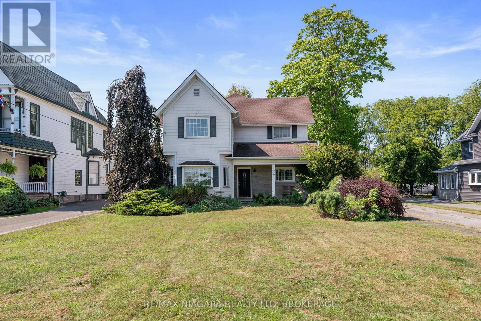 Property at 455 NIAGARA BOULEVARD image 2