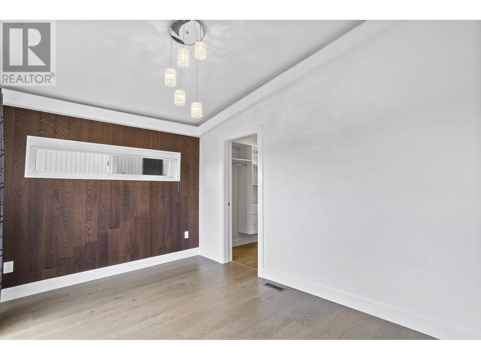 Listing Picture 21 of 40 : 51 N SEA AVENUE, Burnaby / 本拿比 - 魯藝地產 Yvonne Lu Group - MLS Medallion Club Member
