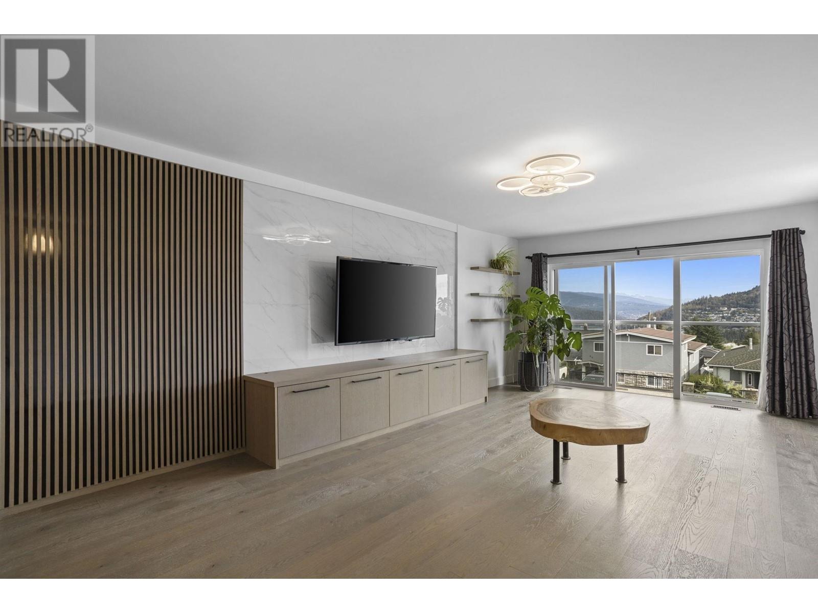 Listing Picture 9 of 40 : 51 N SEA AVENUE, Burnaby / 本拿比 - 魯藝地產 Yvonne Lu Group - MLS Medallion Club Member