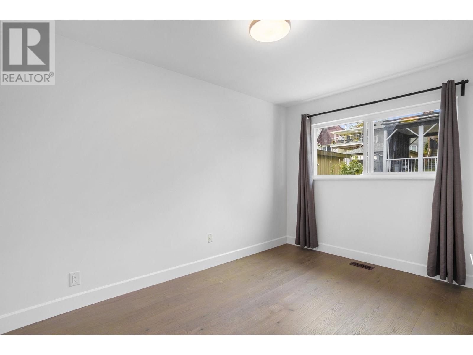 Listing Picture 27 of 40 : 51 N SEA AVENUE, Burnaby / 本拿比 - 魯藝地產 Yvonne Lu Group - MLS Medallion Club Member