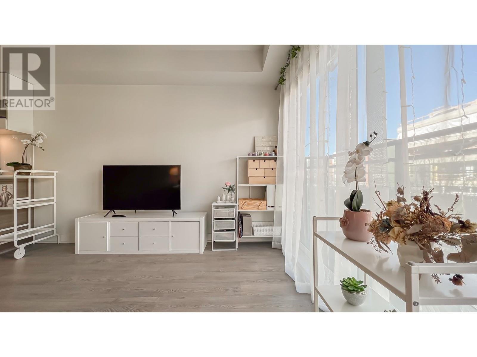 Listing Picture 14 of 21 : 202 2858 W 4TH AVENUE, Vancouver / 溫哥華 - 魯藝地產 Yvonne Lu Group - MLS Medallion Club Member