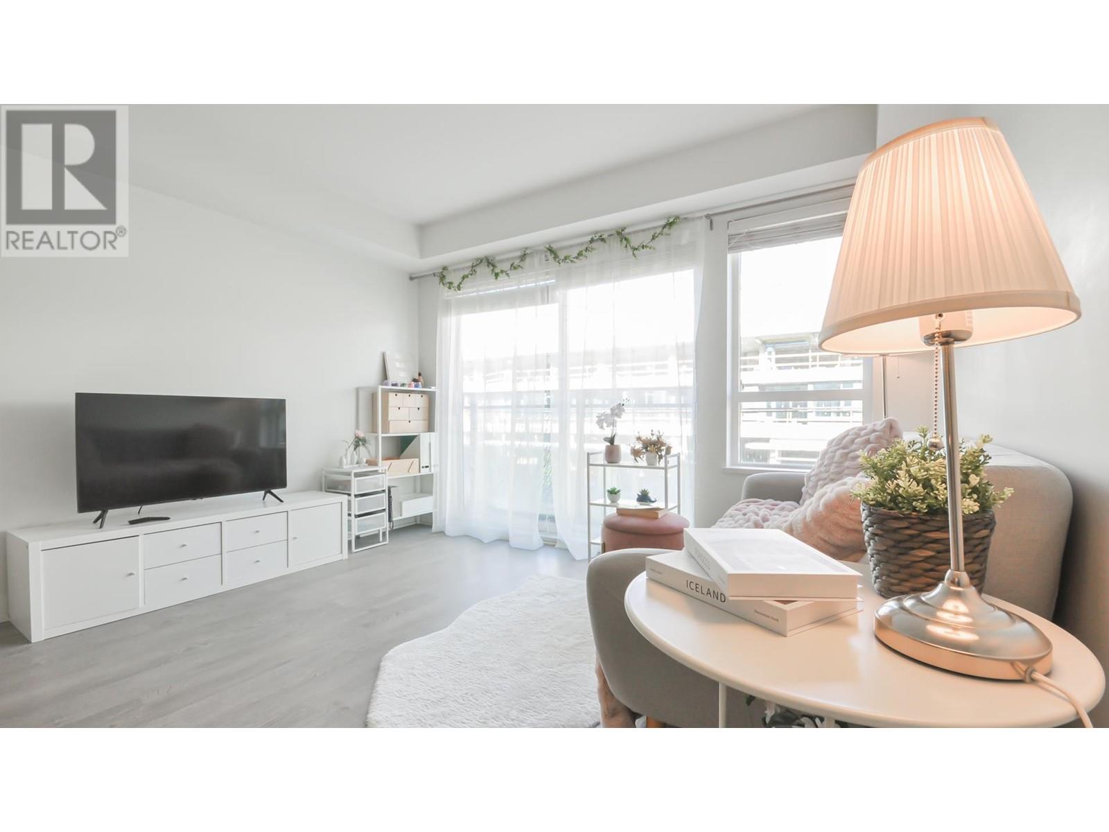 Listing Picture 10 of 21 : 202 2858 W 4TH AVENUE, Vancouver / 溫哥華 - 魯藝地產 Yvonne Lu Group - MLS Medallion Club Member