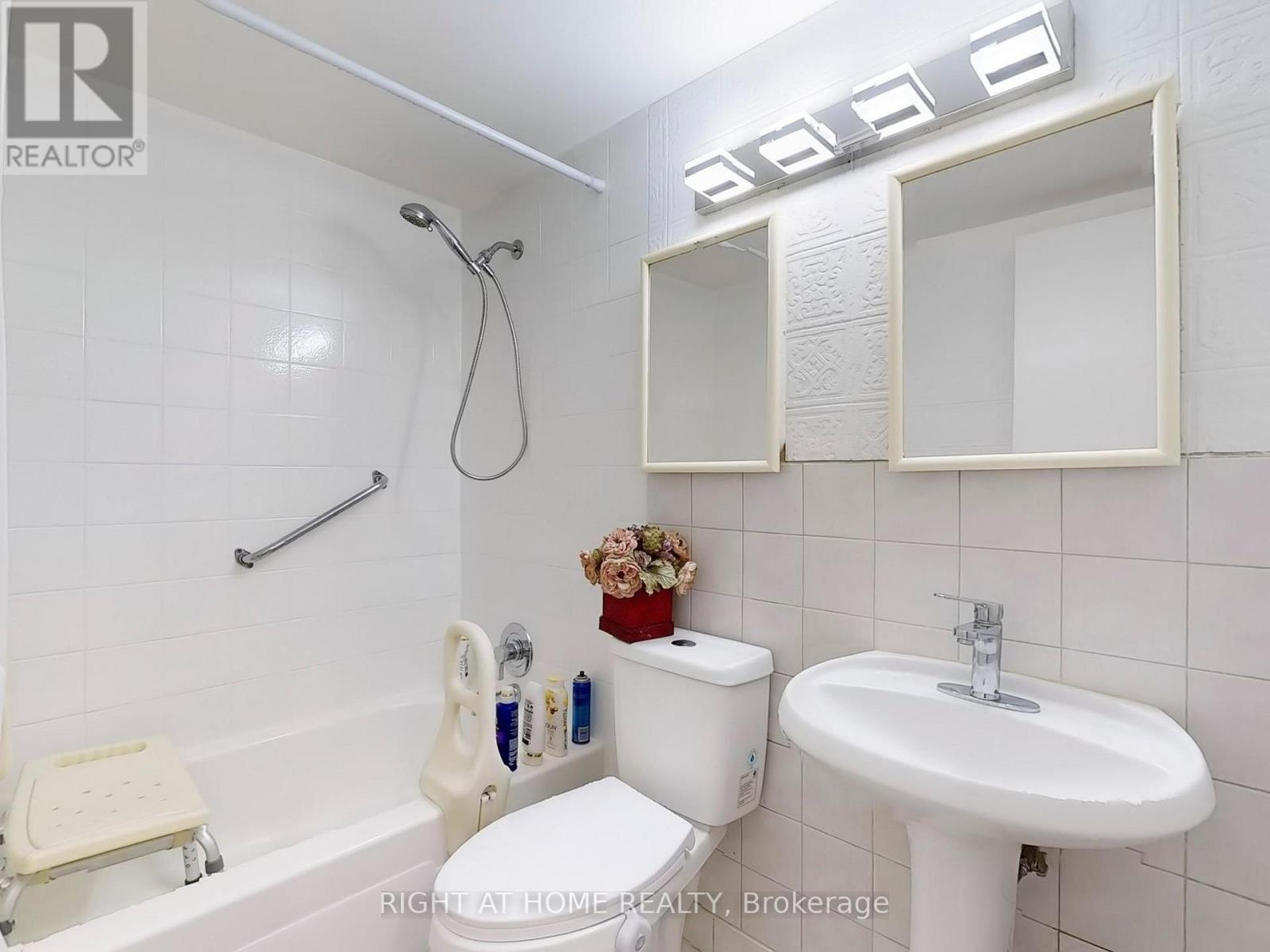 1004 - 1100 Caven Street, Mississauga, Ontario  L5G 4N3 - Photo 23 - W11943943