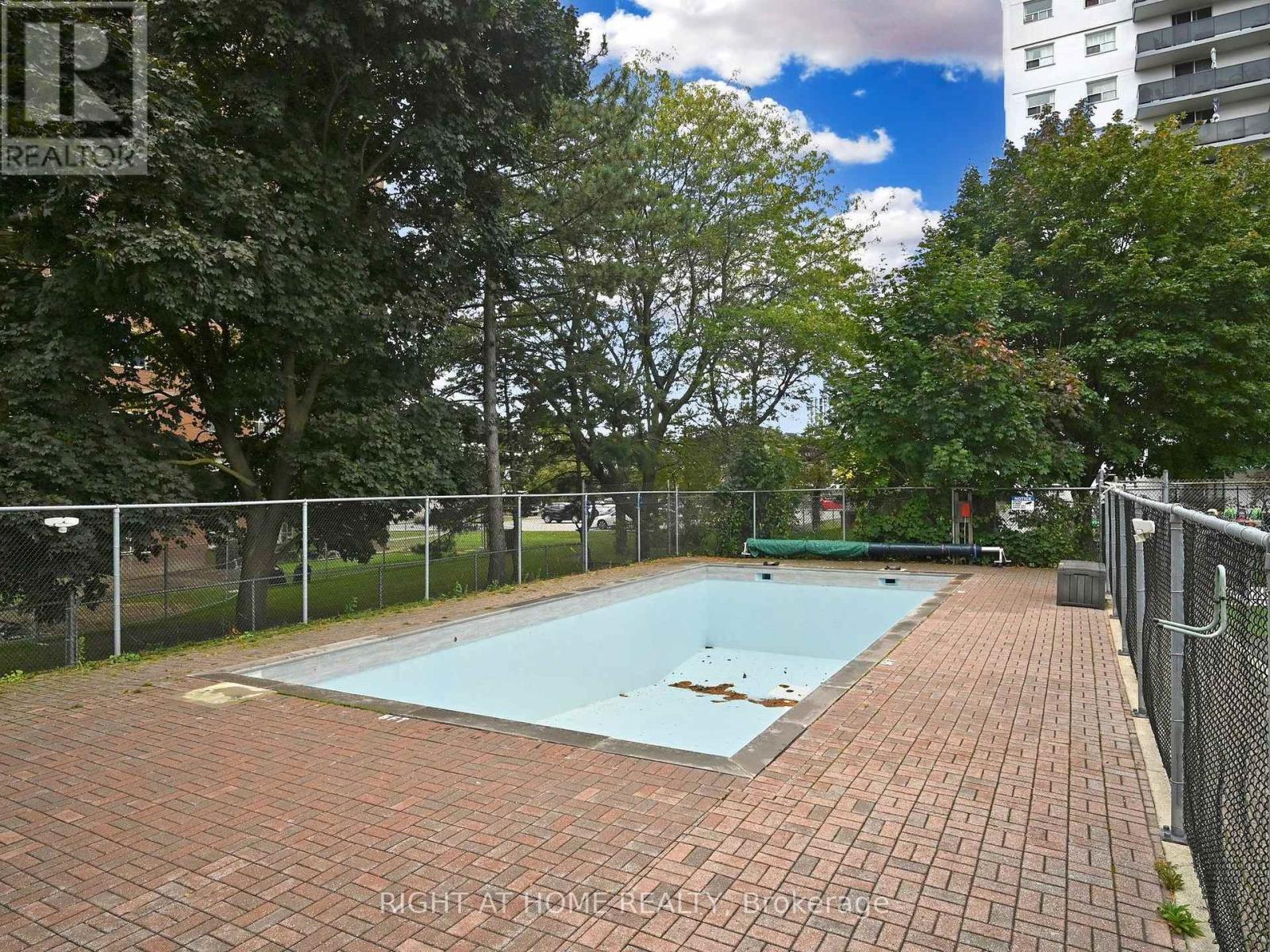 1004 - 1100 Caven Street, Mississauga, Ontario  L5G 4N3 - Photo 31 - W11943943