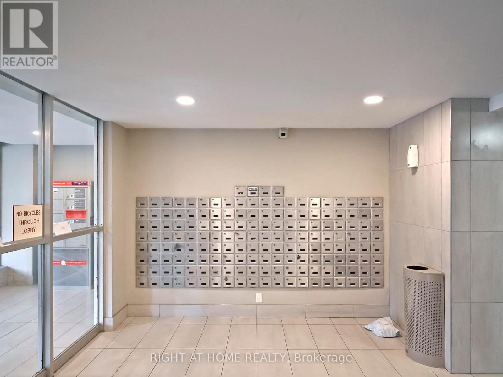 Property at 1004 - 1100 CAVEN STREET image 4