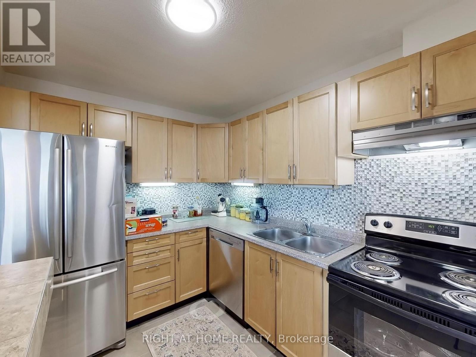 1004 - 1100 Caven Street, Mississauga, Ontario  L5G 4N3 - Photo 9 - W11943943