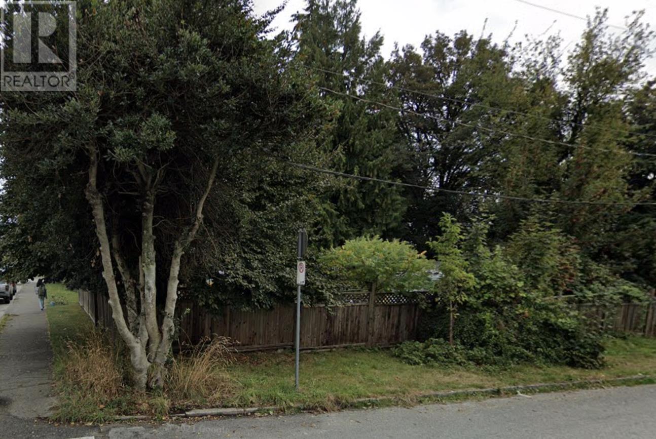 506 Tenth Street, New Westminster, British Columbia  V3M 1Y4 - Photo 3 - R2937266