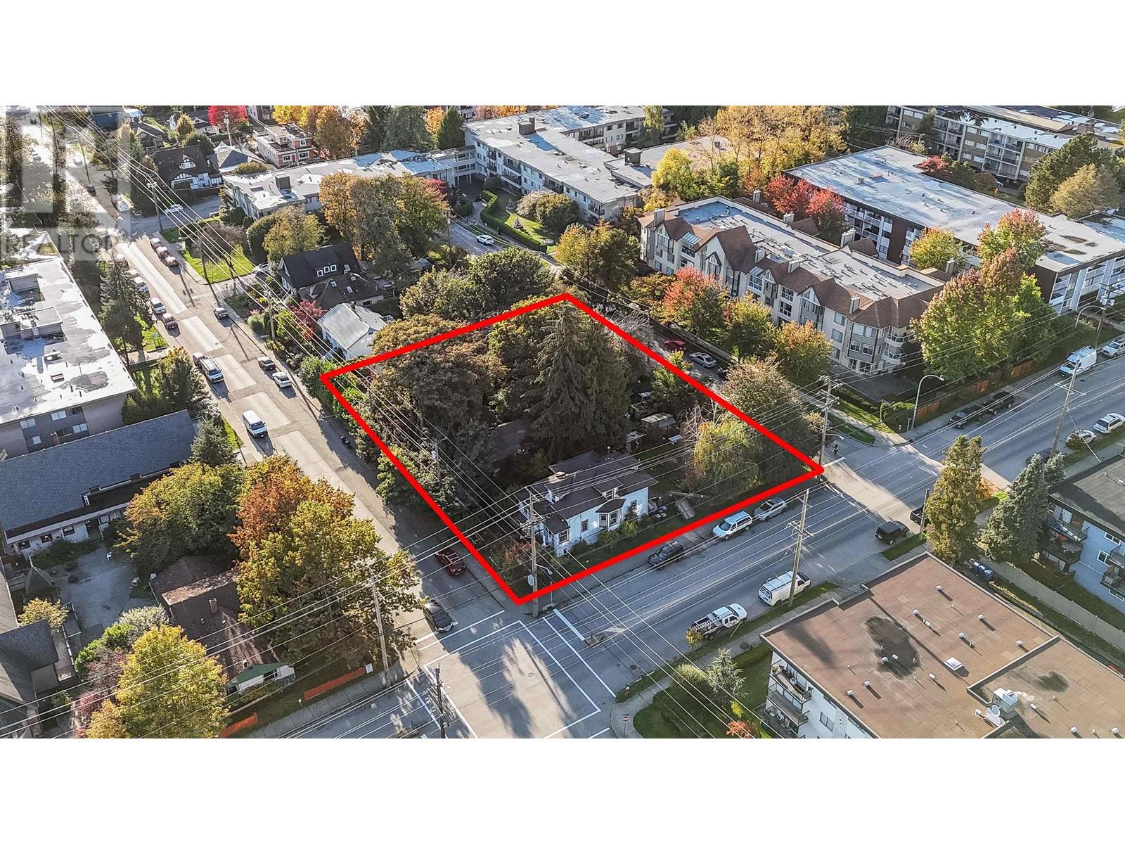 Property at 1011 FIFTH AVENUE image 2