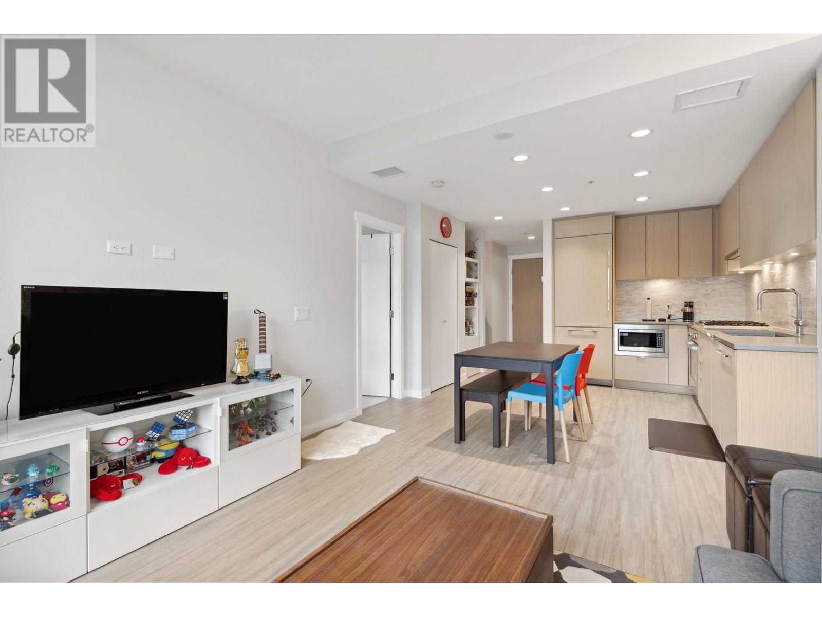 Listing Picture 12 of 30 : 425 9213 ODLIN ROAD, Richmond / 烈治文 - 魯藝地產 Yvonne Lu Group - MLS Medallion Club Member
