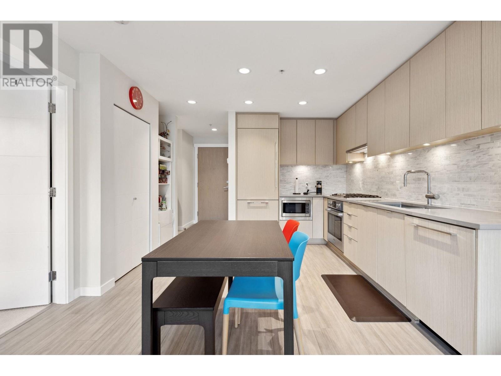 Listing Picture 9 of 30 : 425 9213 ODLIN ROAD, Richmond / 烈治文 - 魯藝地產 Yvonne Lu Group - MLS Medallion Club Member