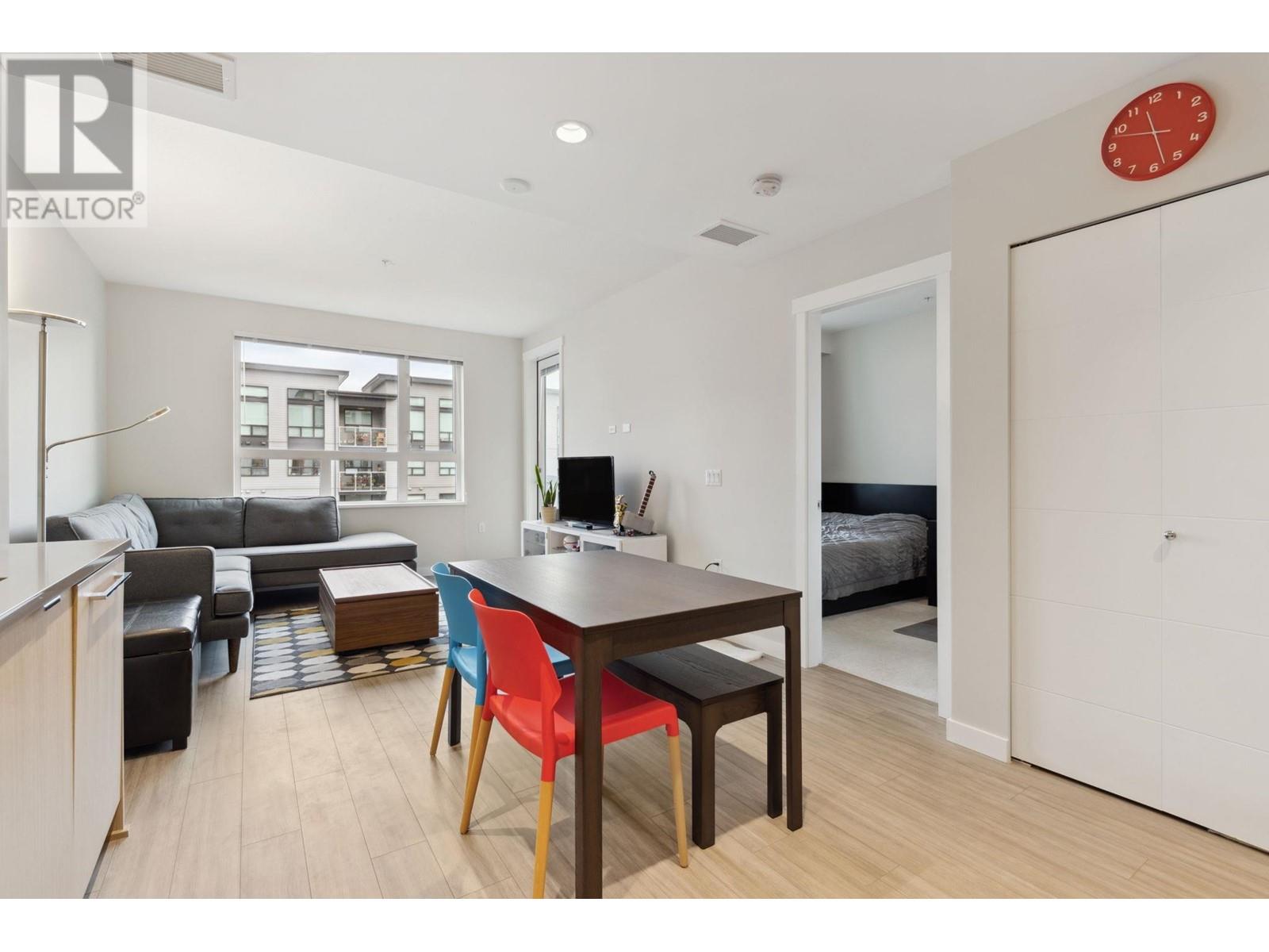 Listing Picture 7 of 30 : 425 9213 ODLIN ROAD, Richmond / 烈治文 - 魯藝地產 Yvonne Lu Group - MLS Medallion Club Member
