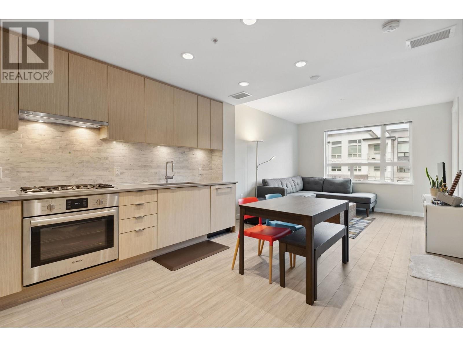 Listing Picture 5 of 30 : 425 9213 ODLIN ROAD, Richmond / 烈治文 - 魯藝地產 Yvonne Lu Group - MLS Medallion Club Member