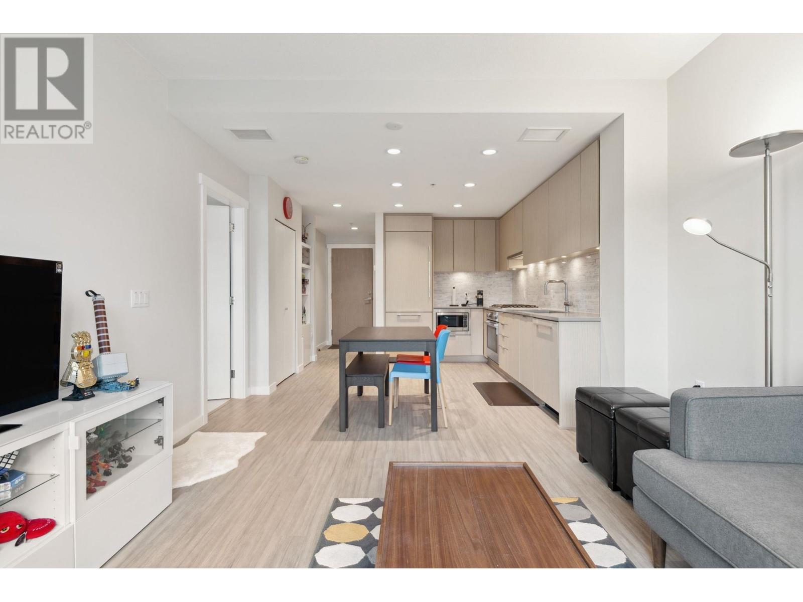 Listing Picture 11 of 30 : 425 9213 ODLIN ROAD, Richmond / 烈治文 - 魯藝地產 Yvonne Lu Group - MLS Medallion Club Member