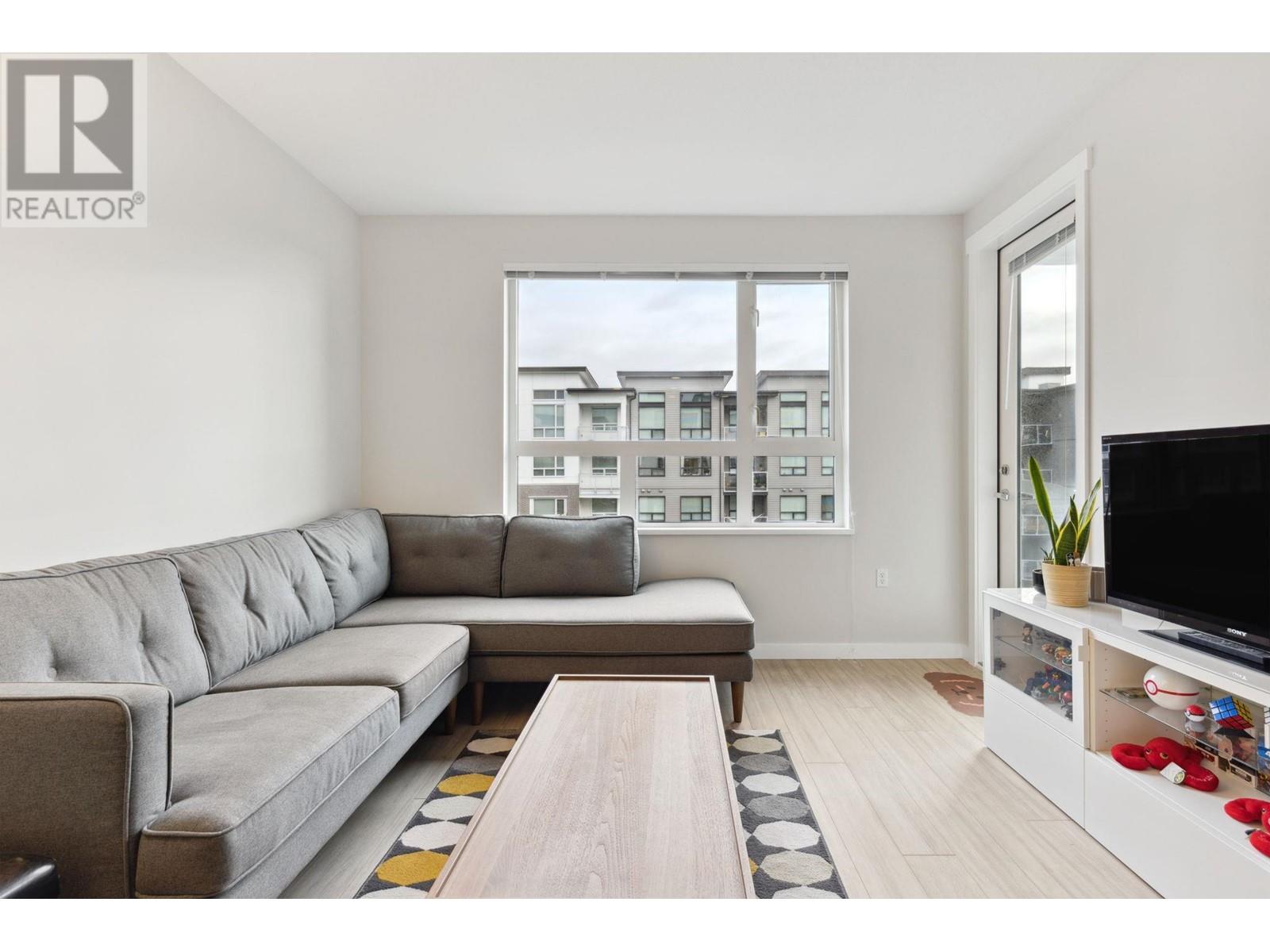 Listing Picture 3 of 30 : 425 9213 ODLIN ROAD, Richmond / 烈治文 - 魯藝地產 Yvonne Lu Group - MLS Medallion Club Member