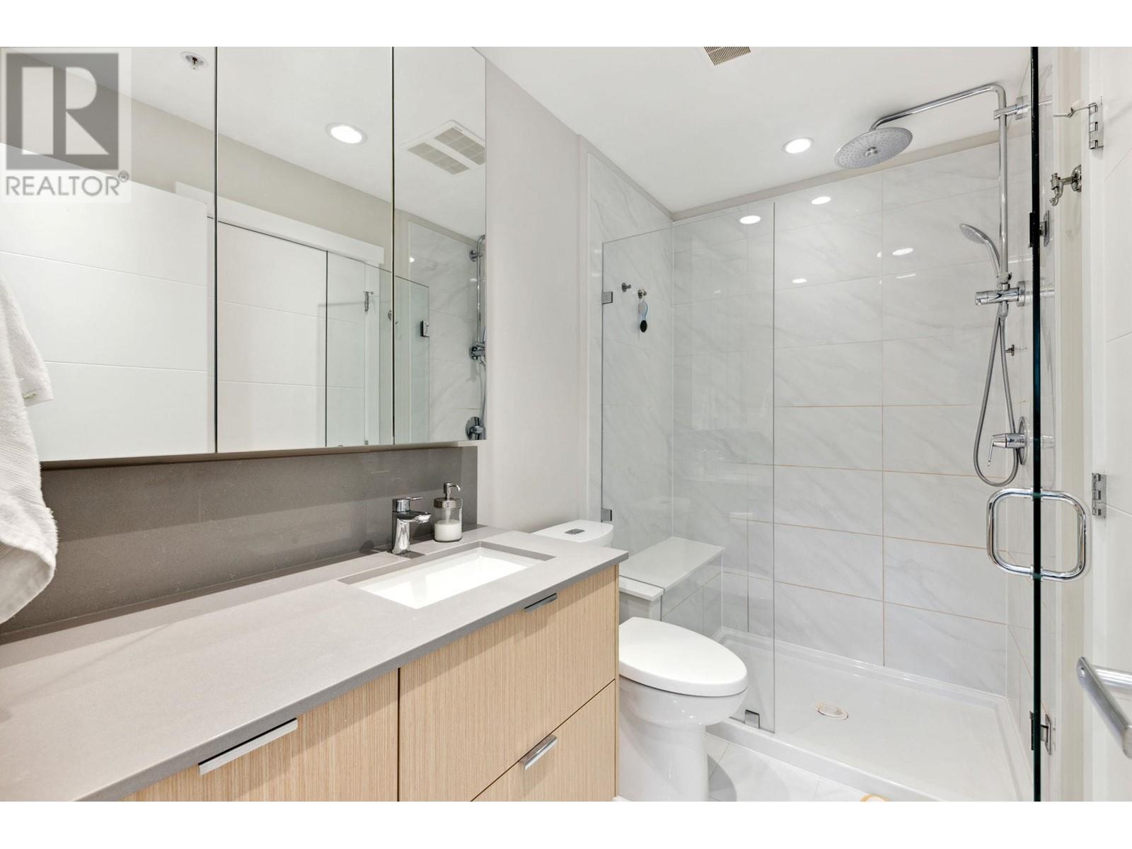Listing Picture 17 of 30 : 425 9213 ODLIN ROAD, Richmond / 烈治文 - 魯藝地產 Yvonne Lu Group - MLS Medallion Club Member
