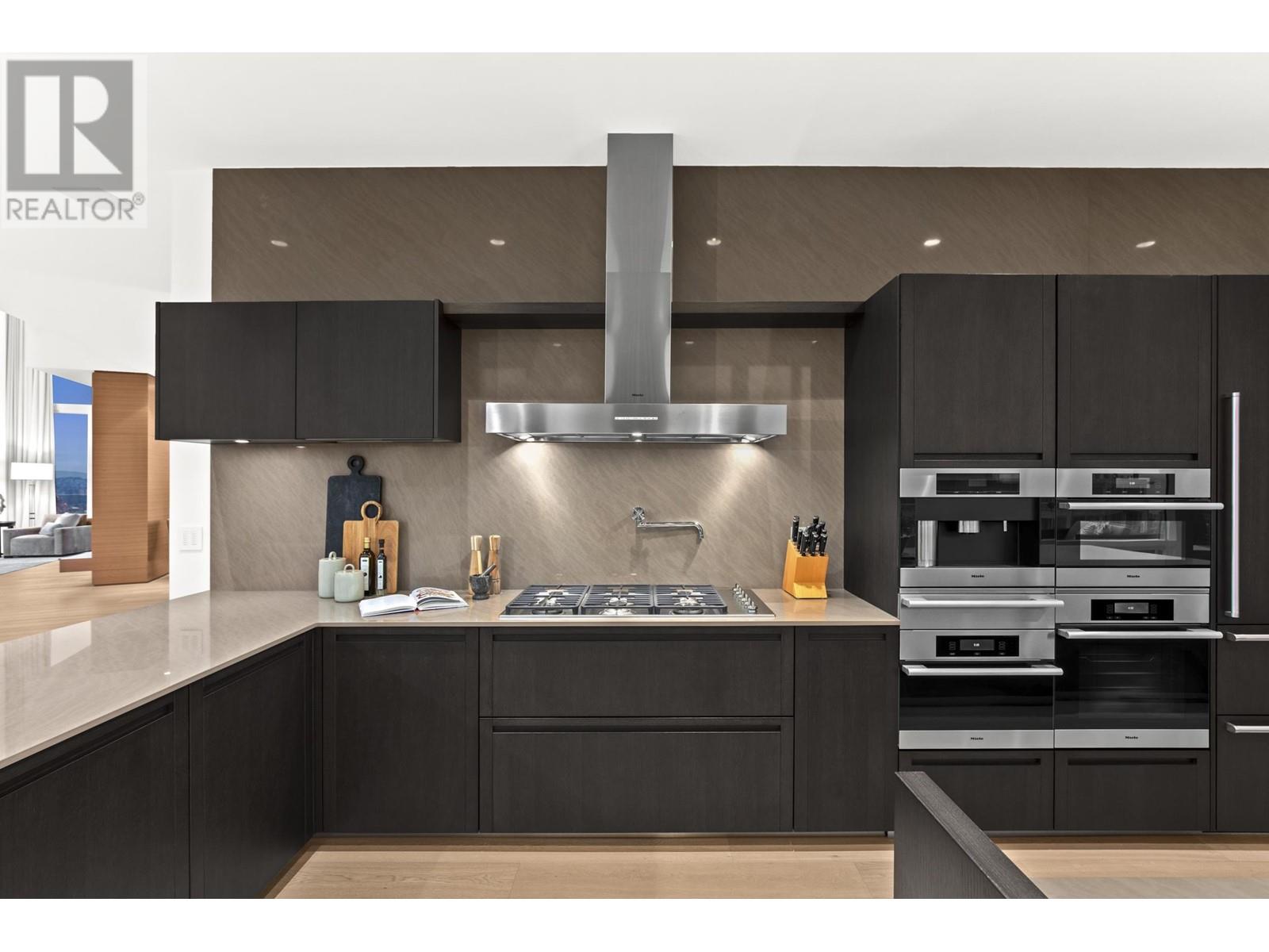 Listing Picture 13 of 40 : PH01 1011 W CORDOVA STREET, Vancouver / 溫哥華 - 魯藝地產 Yvonne Lu Group - MLS Medallion Club Member