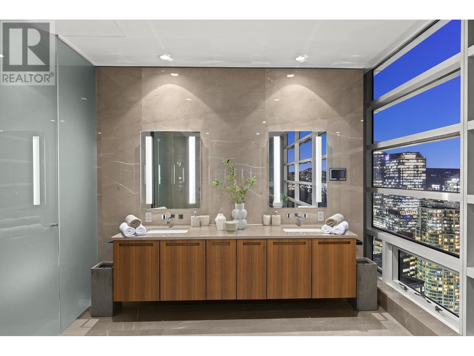 Listing Picture 24 of 40 : PH01 1011 W CORDOVA STREET, Vancouver / 溫哥華 - 魯藝地產 Yvonne Lu Group - MLS Medallion Club Member