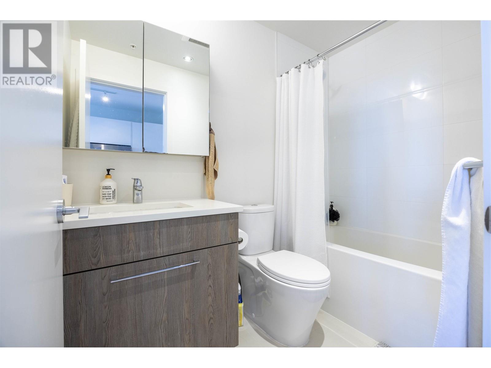 204 691 North Road, Coquitlam, British Columbia  V3J 0H9 - Photo 17 - R2960893