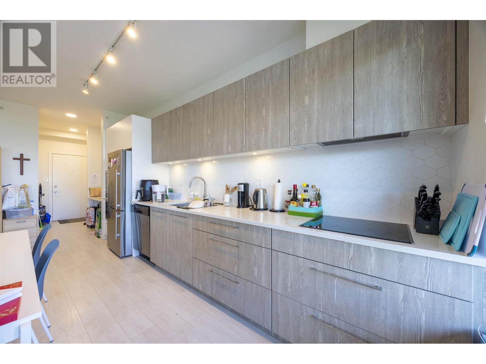 204 691 North Road, Coquitlam, British Columbia  V3J 0H9 - Photo 6 - R2960893