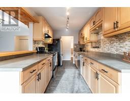 59 928 PREMIER STREET, North Vancouver, British Columbia