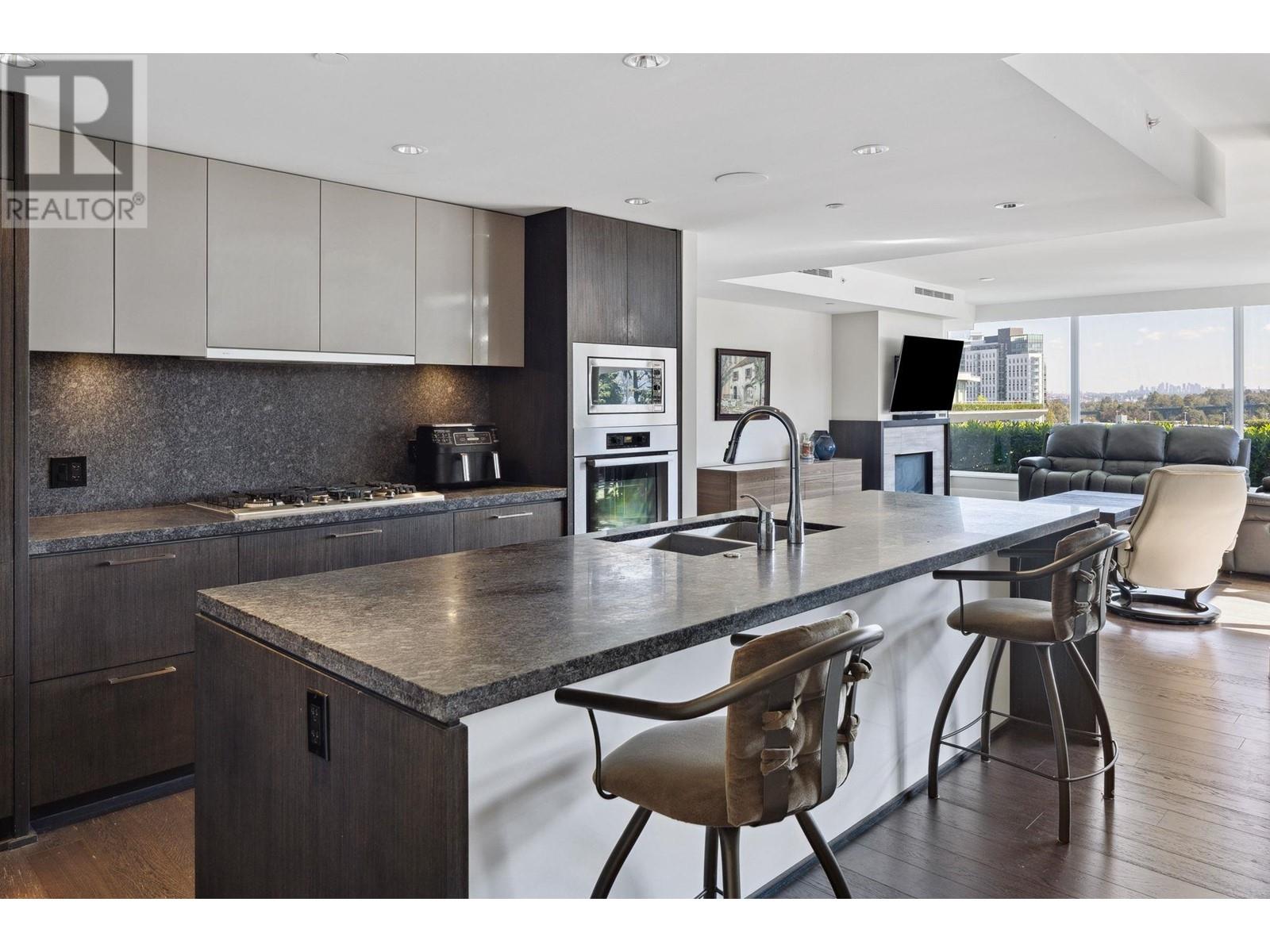 301 918 Keith Road, West Vancouver, British Columbia  V7T 1M3 - Photo 12 - R2960916
