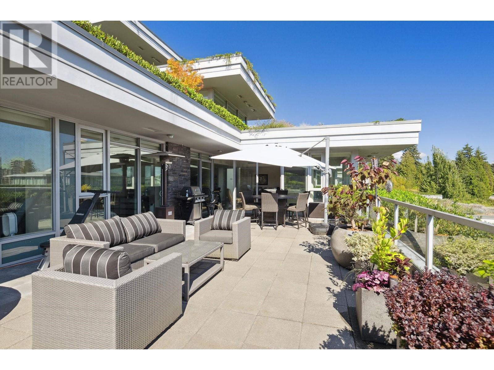 301 918 Keith Road, West Vancouver, British Columbia  V7T 1M3 - Photo 17 - R2960916
