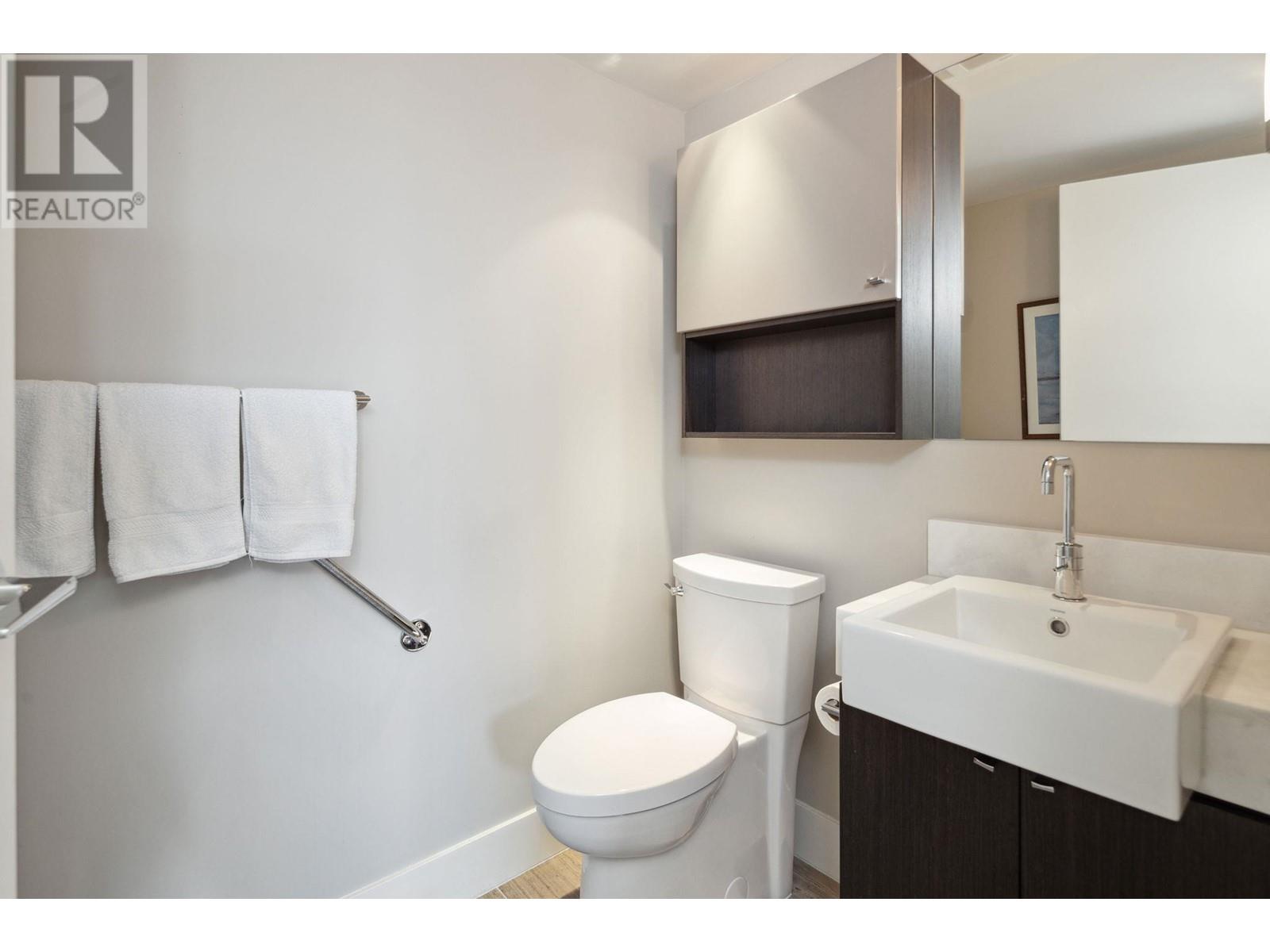 301 918 Keith Road, West Vancouver, British Columbia  V7T 1M3 - Photo 26 - R2960916