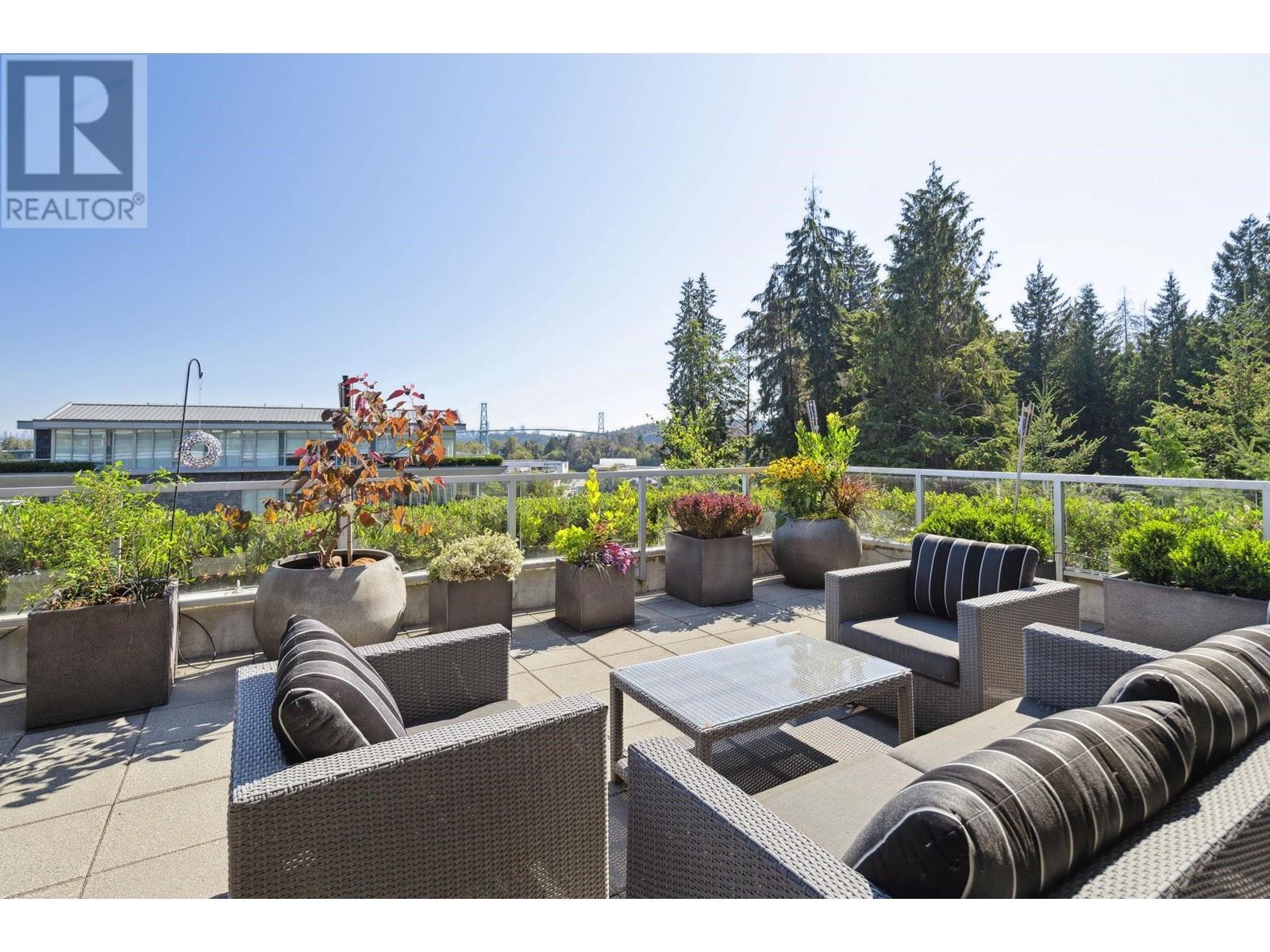 301 918 Keith Road, West Vancouver, British Columbia  V7T 1M3 - Photo 28 - R2960916