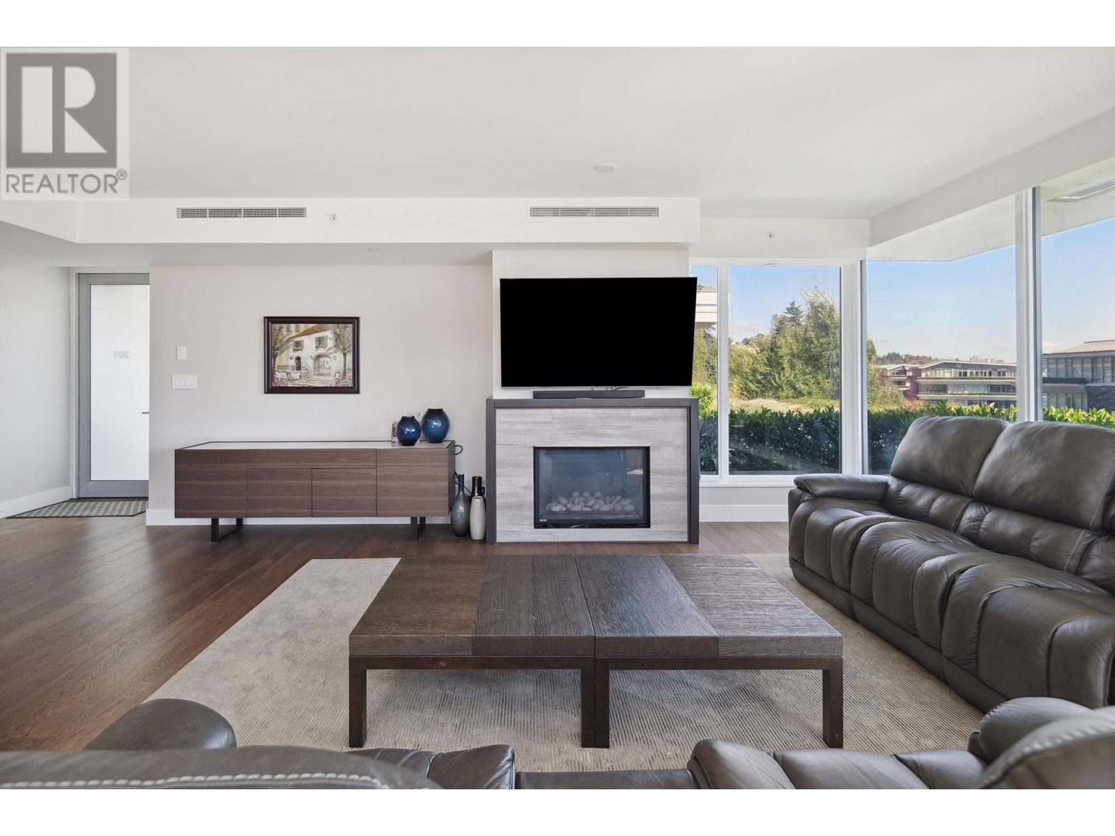 301 918 Keith Road, West Vancouver, British Columbia  V7T 1M3 - Photo 6 - R2960916