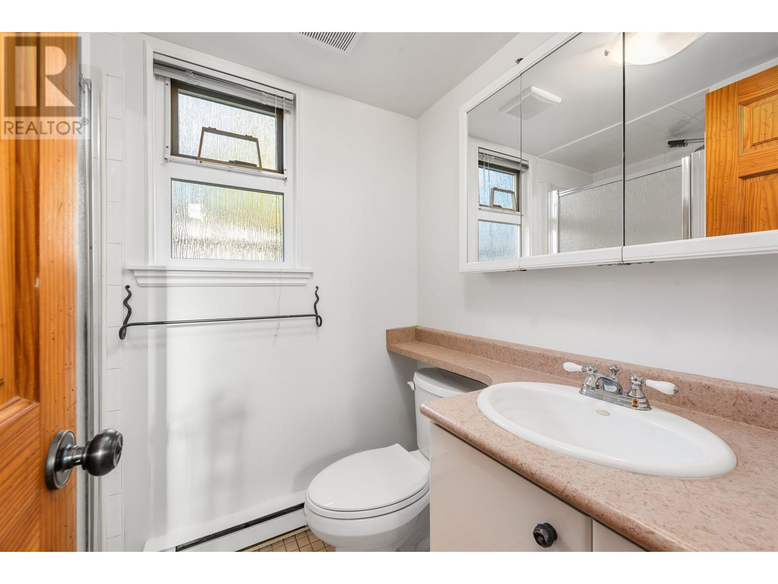 Listing Picture 26 of 33 : 3700 GARRY STREET, Richmond / 烈治文 - 魯藝地產 Yvonne Lu Group - MLS Medallion Club Member