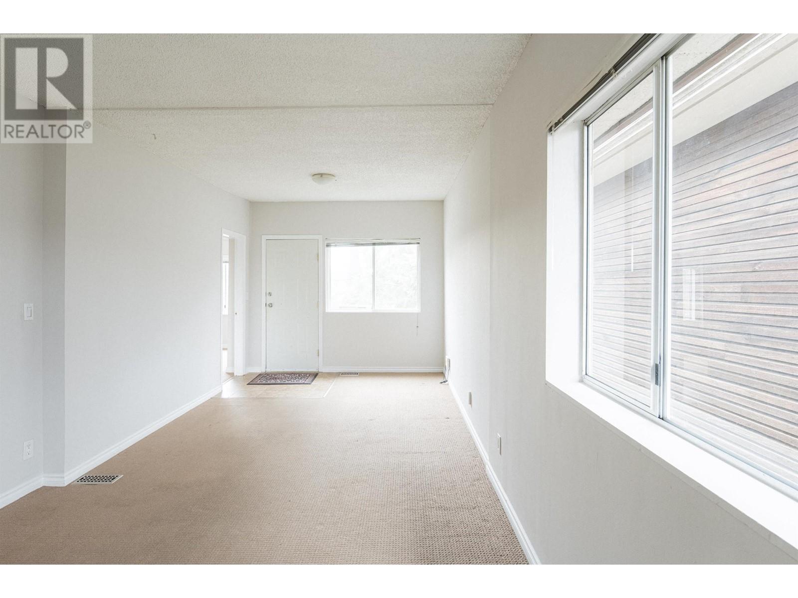 3746 Inverness Street, Vancouver, British Columbia  V5V 4V9 - Photo 2 - R2960896