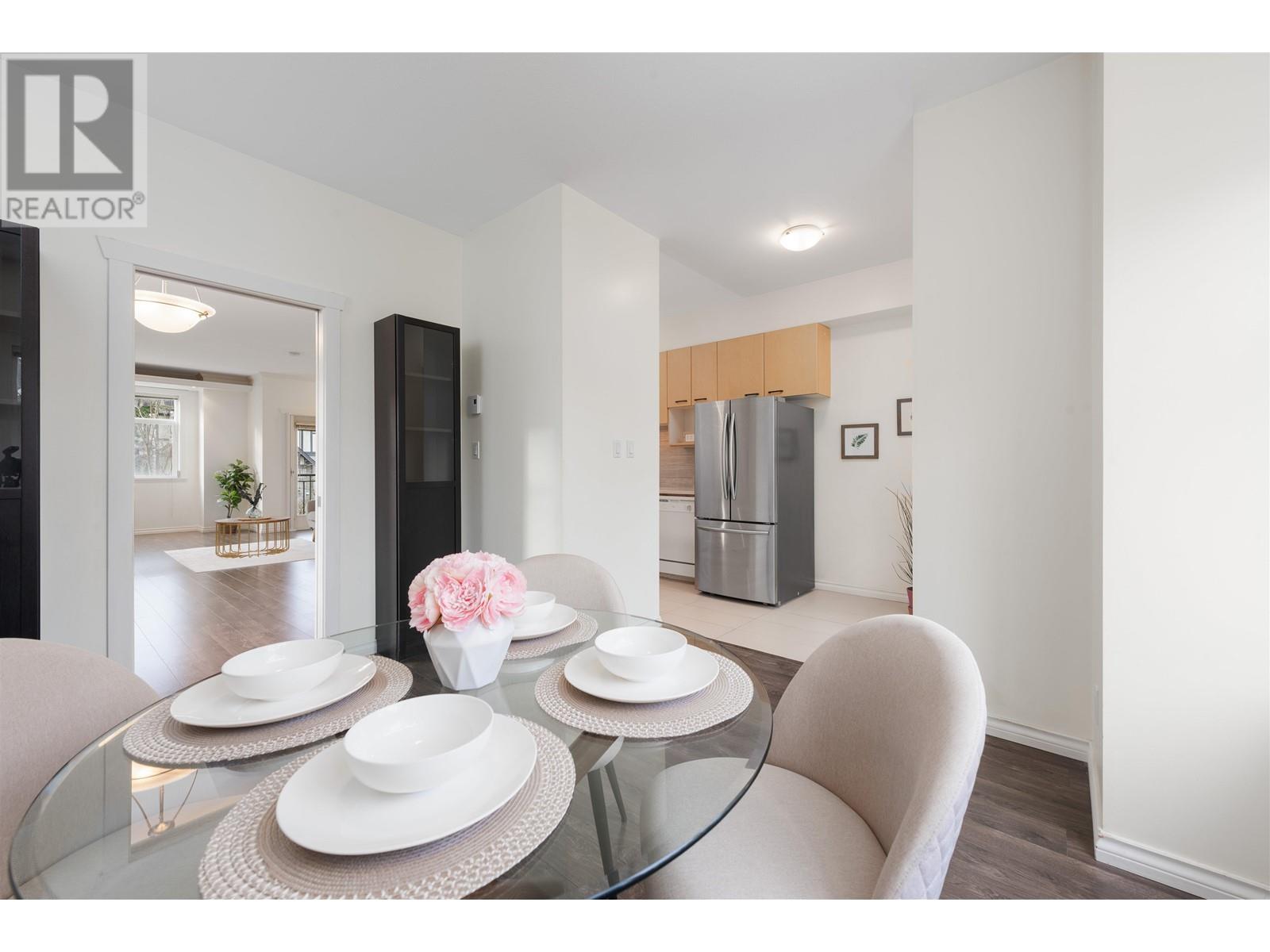 5 7322 HEATHER STREET