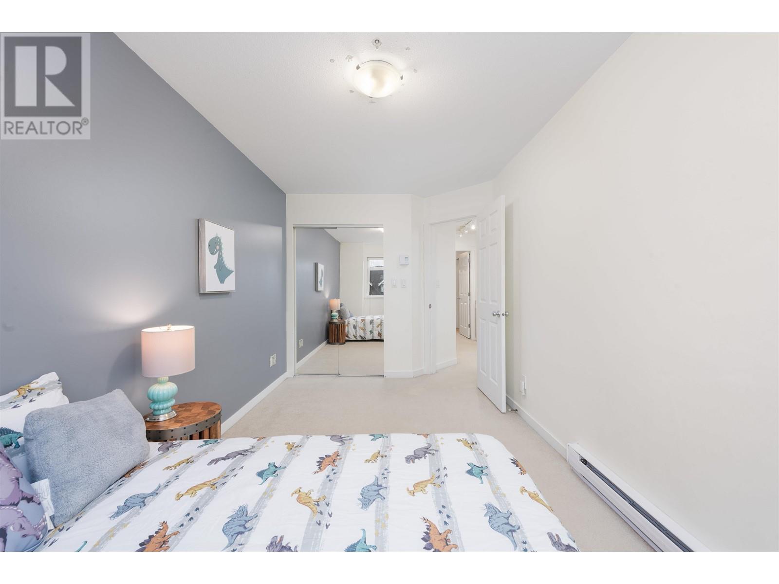 5 7322 HEATHER STREET