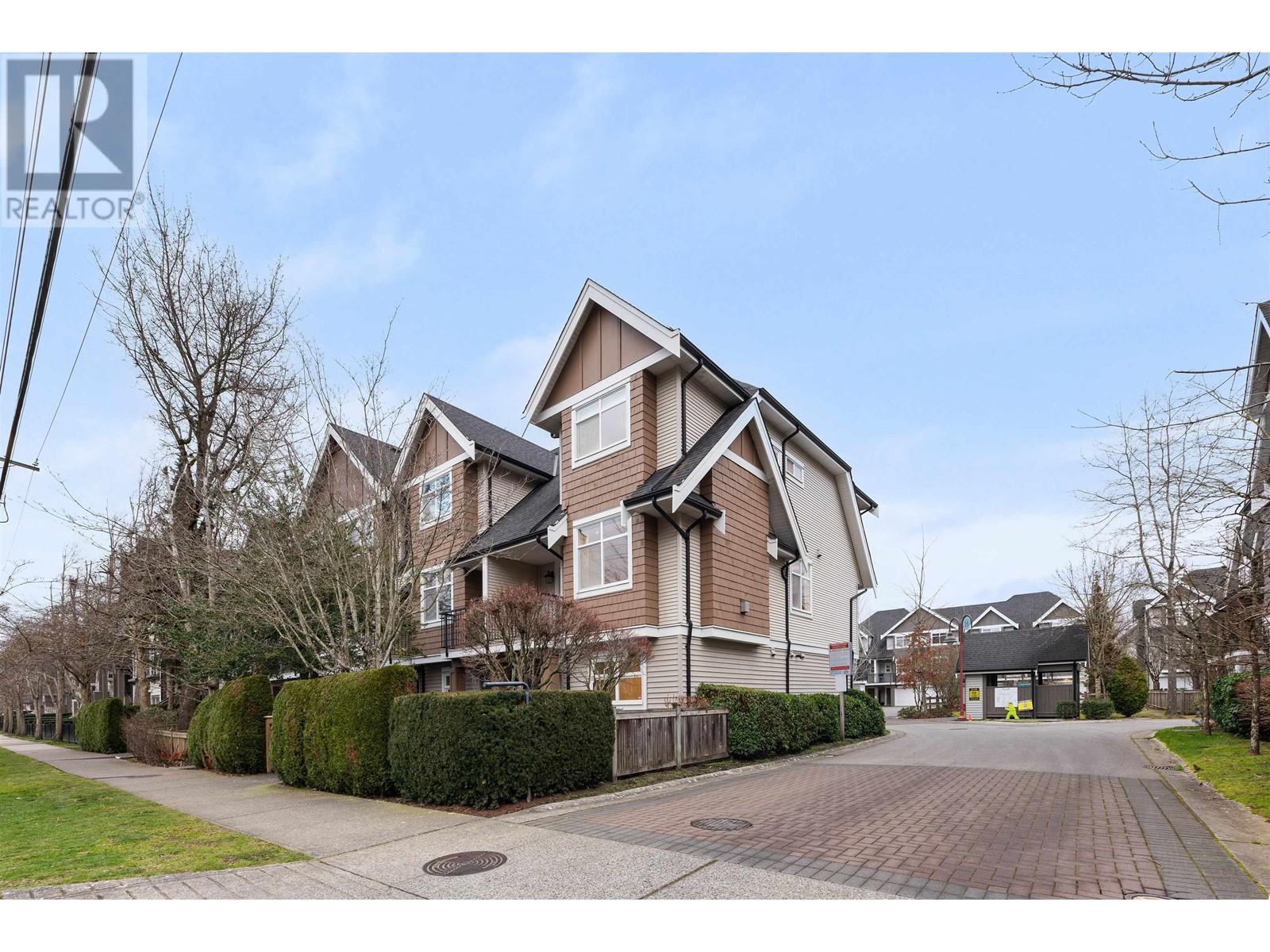 5 7322 HEATHER STREET