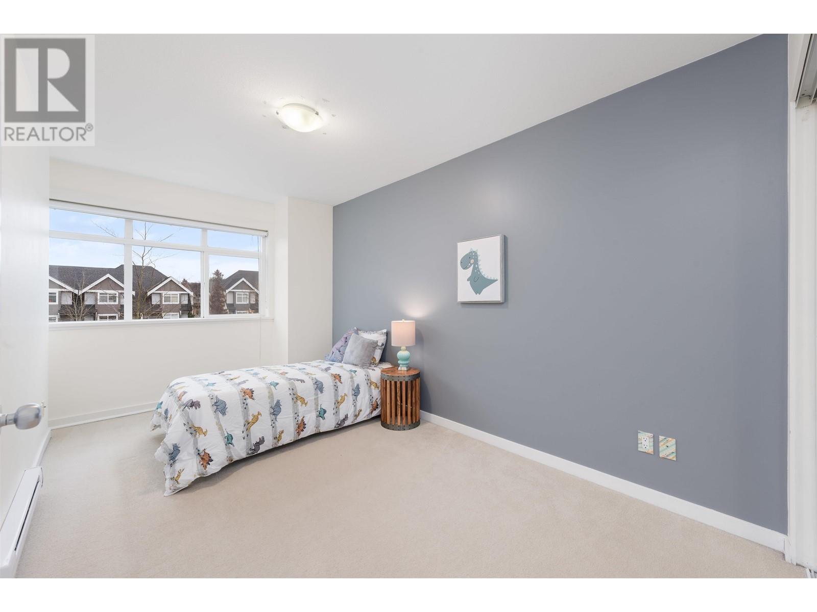 5 7322 HEATHER STREET