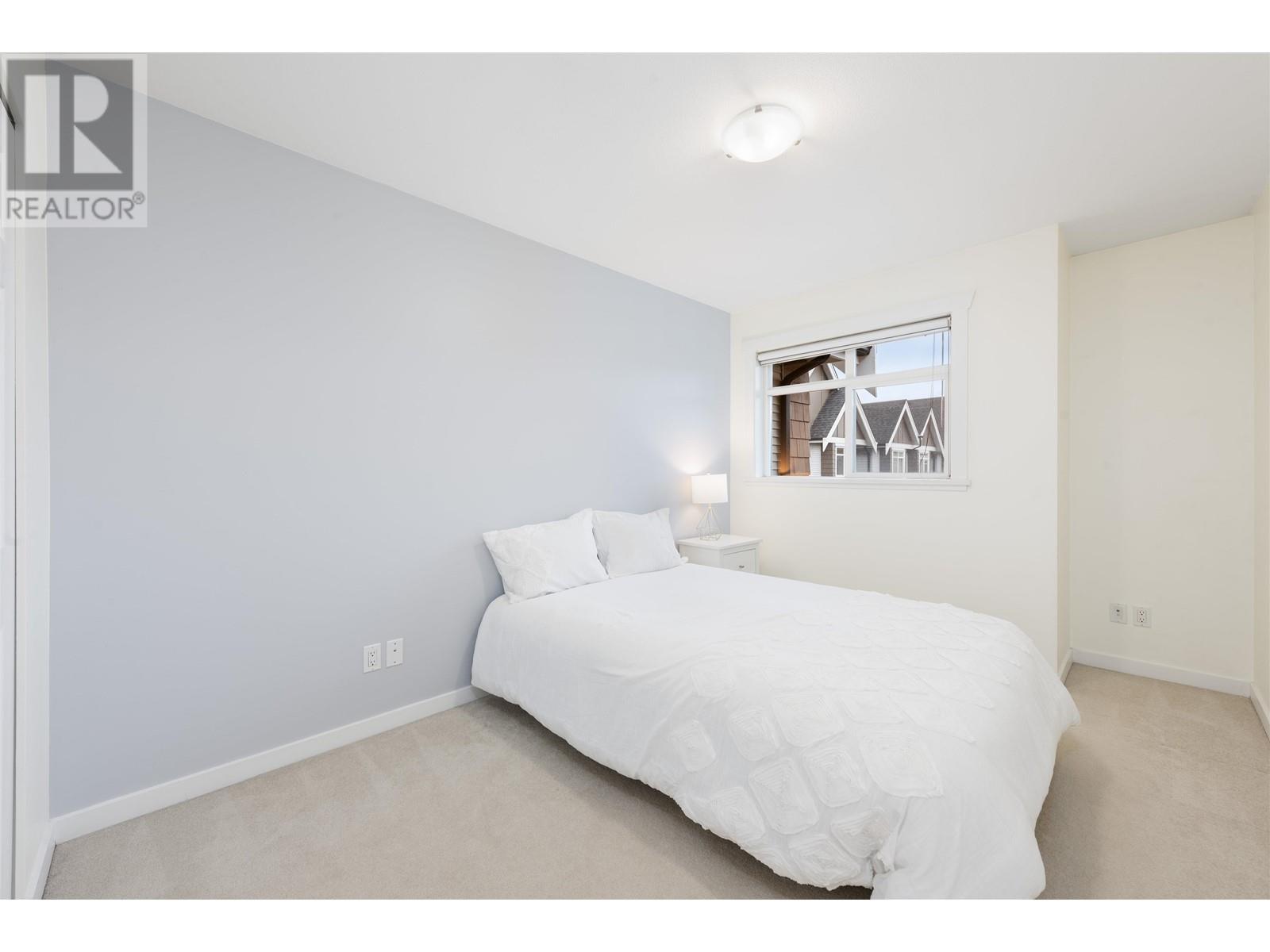 5 7322 HEATHER STREET